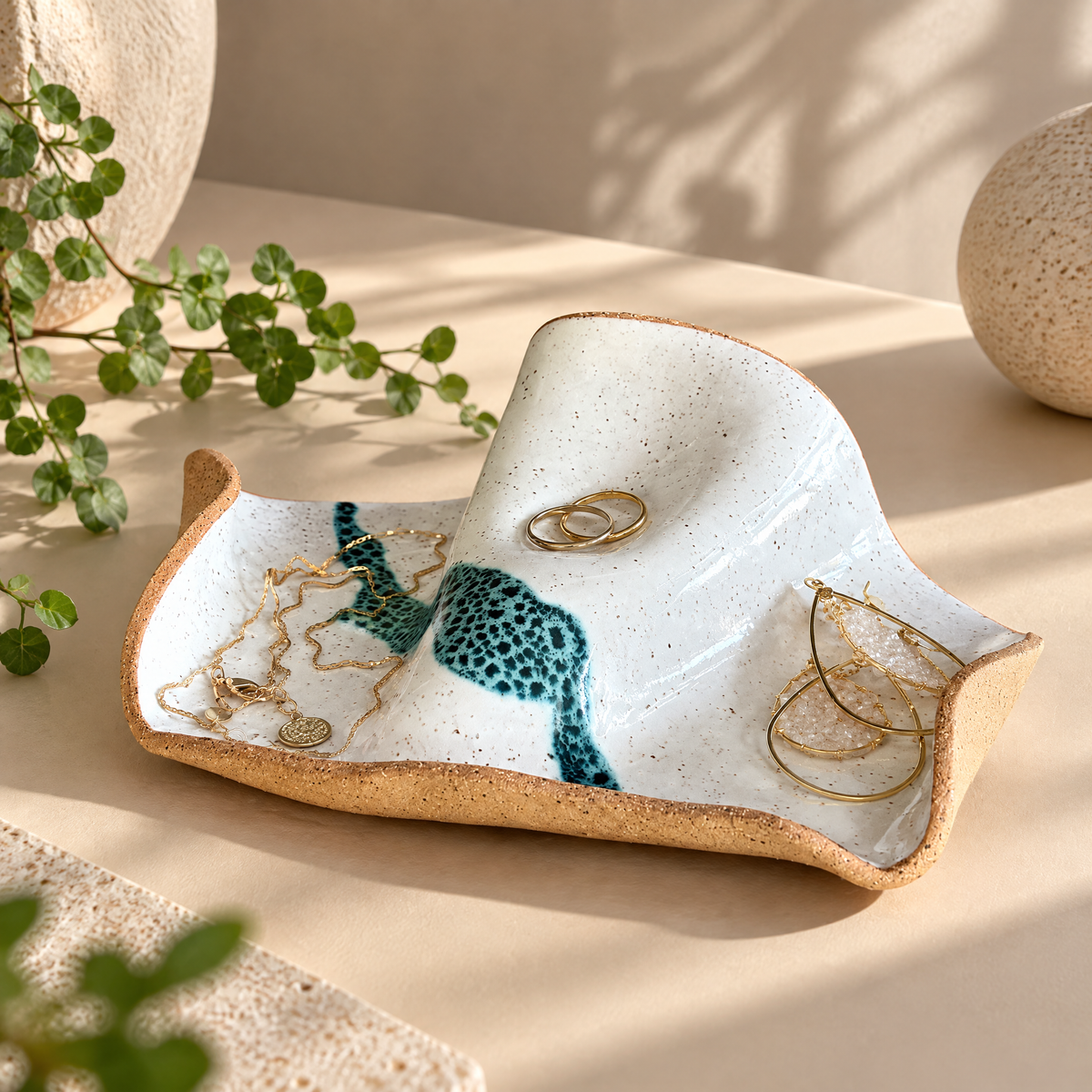 Dareluno™ Sculptural Ceramic Jewelry Dish